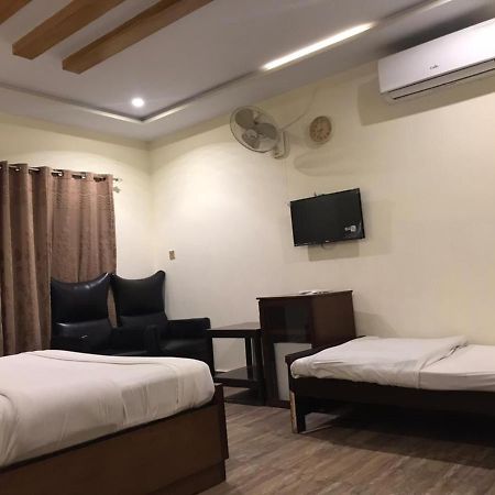 Hotel S.R. Lounge Multan Dış mekan fotoğraf