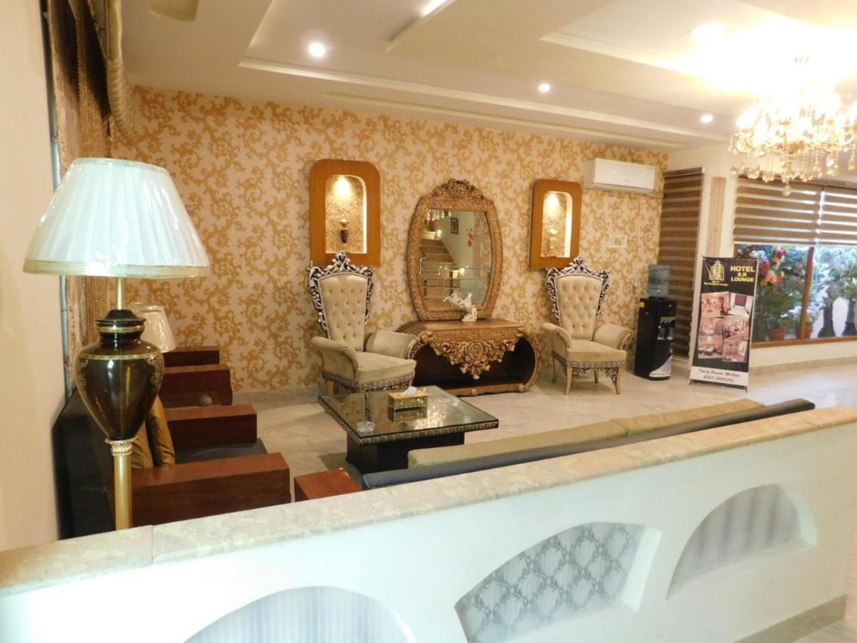 Hotel S.R. Lounge Multan Dış mekan fotoğraf