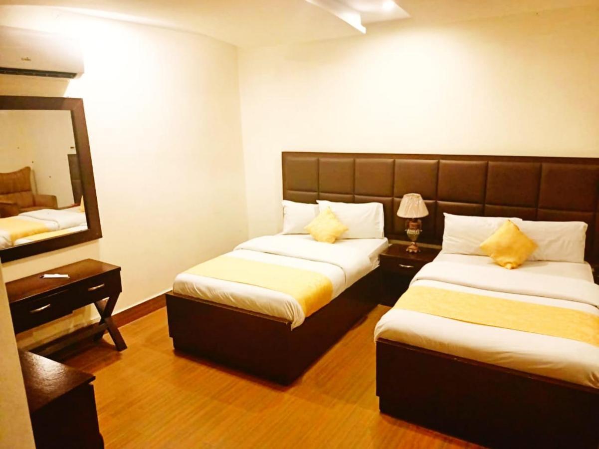 Hotel S.R. Lounge Multan Dış mekan fotoğraf