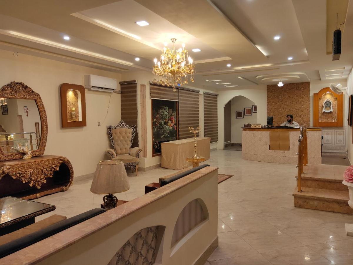 Hotel S.R. Lounge Multan Dış mekan fotoğraf