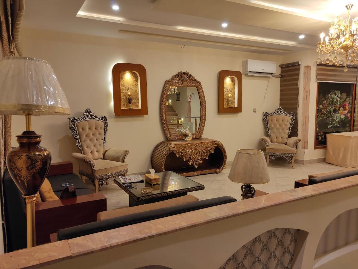 Hotel S.R. Lounge Multan Dış mekan fotoğraf
