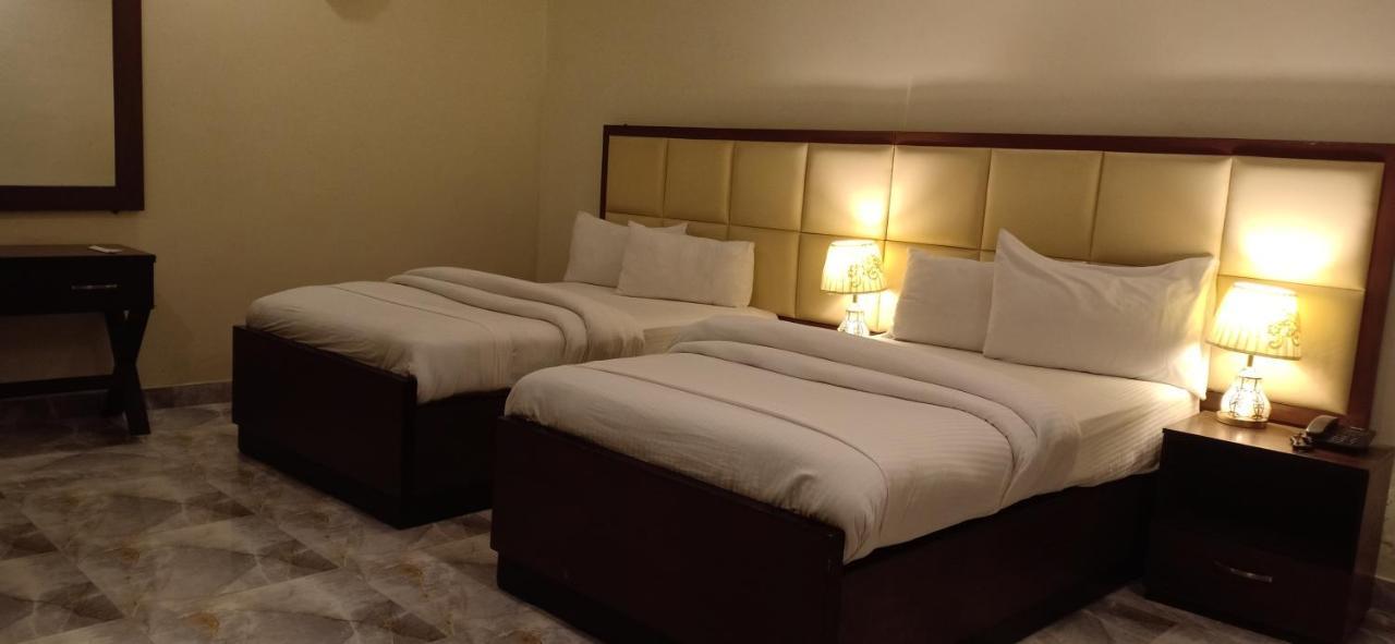 Hotel S.R. Lounge Multan Dış mekan fotoğraf