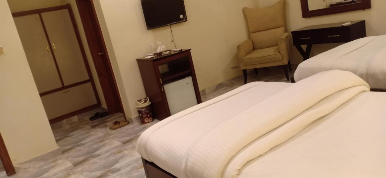 Hotel S.R. Lounge Multan Dış mekan fotoğraf