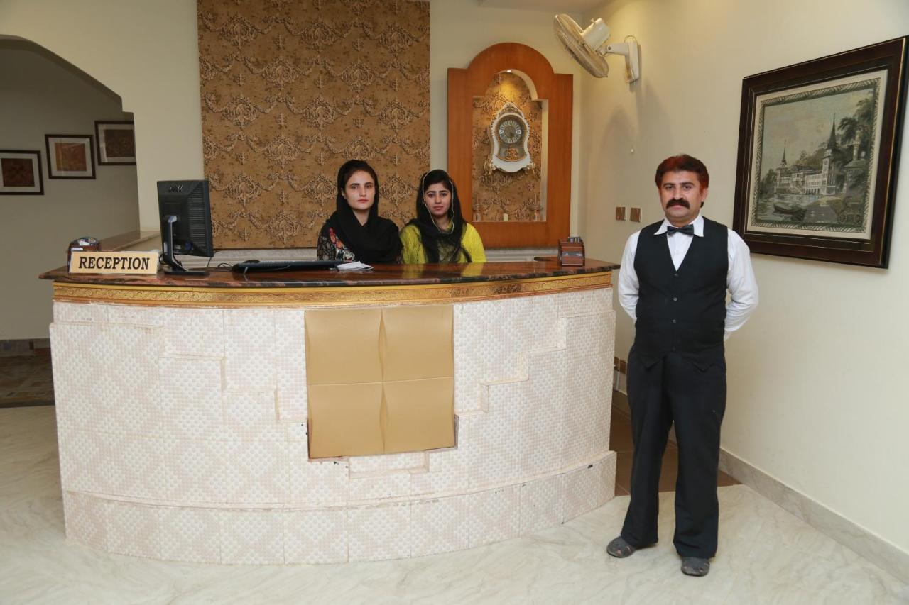 Hotel S.R. Lounge Multan Dış mekan fotoğraf
